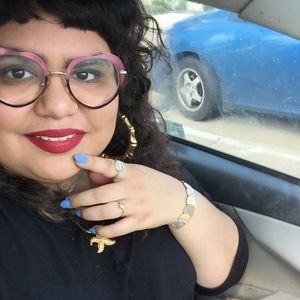 Meet your Posher, Samantha